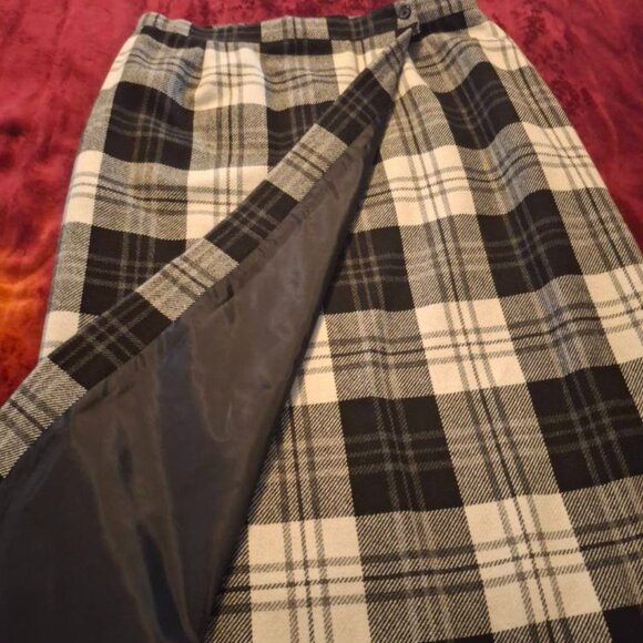 Evan Picone Wool Blend Black White Tartan Plaid Wrap Skirt Kilt Size Woman's 10 - Picture 1 of 4